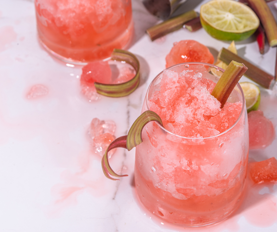 Tavaszi koktélreceptek - Rózsás Rhubarb Fizz